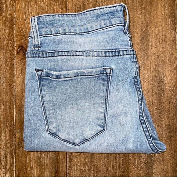 KanCan Skinny Distressed Jeans Women’s 29 Mid Rise Light Blue Wash Raw Hem - Picture 12 of 12